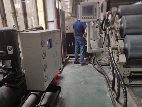 擠出流延復合機冷卻機現場